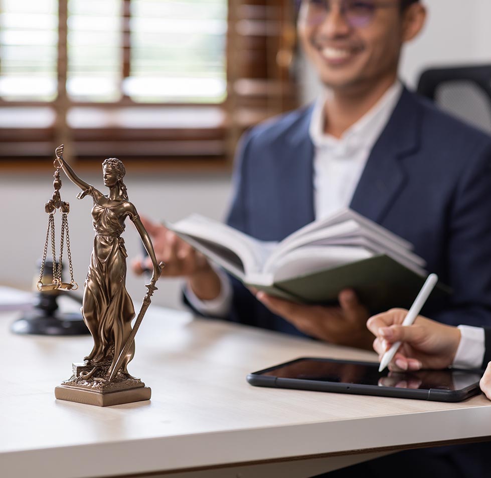 business-people-and-lawyers-businessman